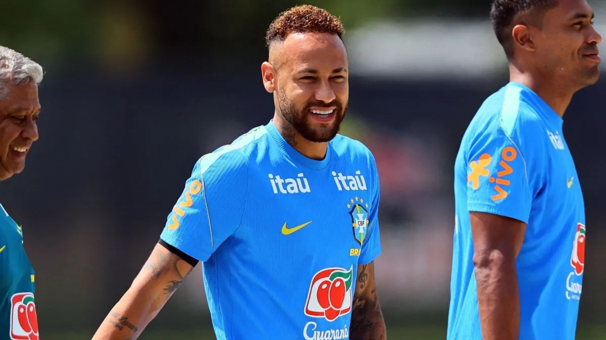 Ancelotti afirma que Neymar reúne condições físicas para atuar durante toda a partida.