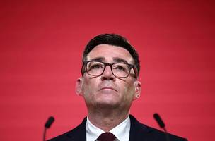 Andy Burnham faz primeiro discurso após assumir o comando do governo britânico. (Foto: AP Photo)