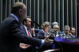 Audiência no Senado reuniu governo, empresários e sindicatos para discutir a PEC da jornada de trabalho. (Foto: Lula Marques/Agência Brasil)