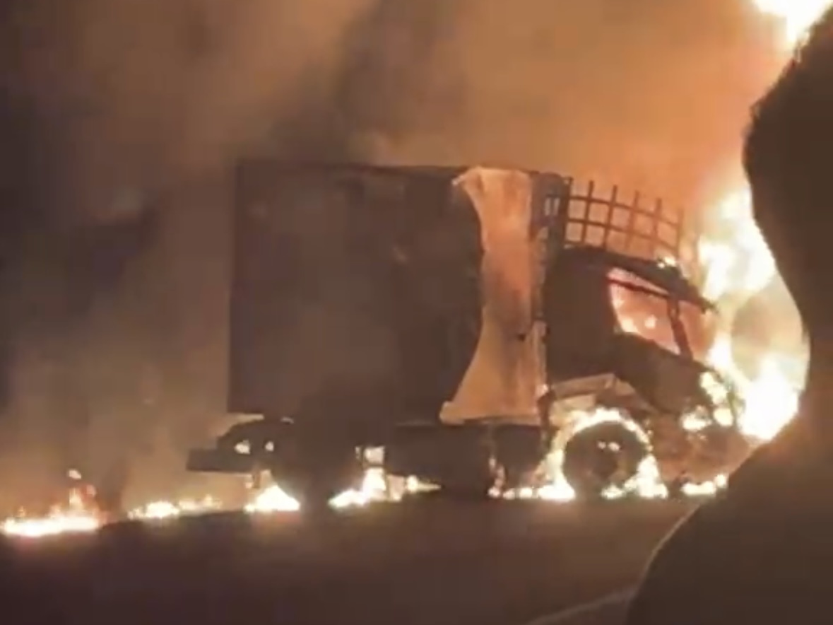 Caminhão explodido no povoado Estaca Zero