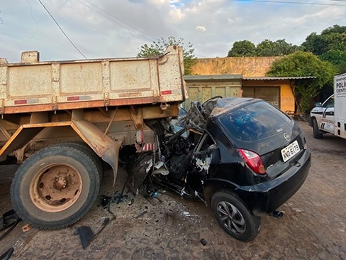 Colisão ocorreu nas primeiras horas desta manhã