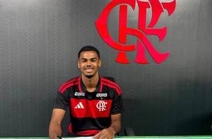 Contrato com Flamengo (Foto: Pierre)