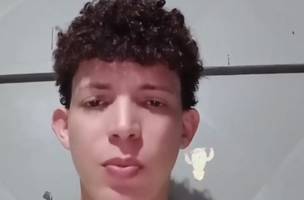 Daniel Bezerra publicou o apelo nas redes sociais cobrando o poder público por vaga no Hospital de Urgência de Teresina (HUT) (Foto: Reprodução/Instagram)