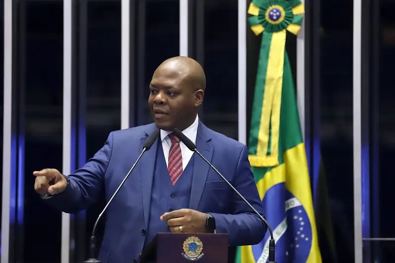 Ex-ministro Silvio Almeida