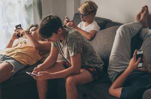 França aprova lei que restringe o acesso de menores de 15 anos às redes sociais. (Foto: Getty Images/iStockphoto)
