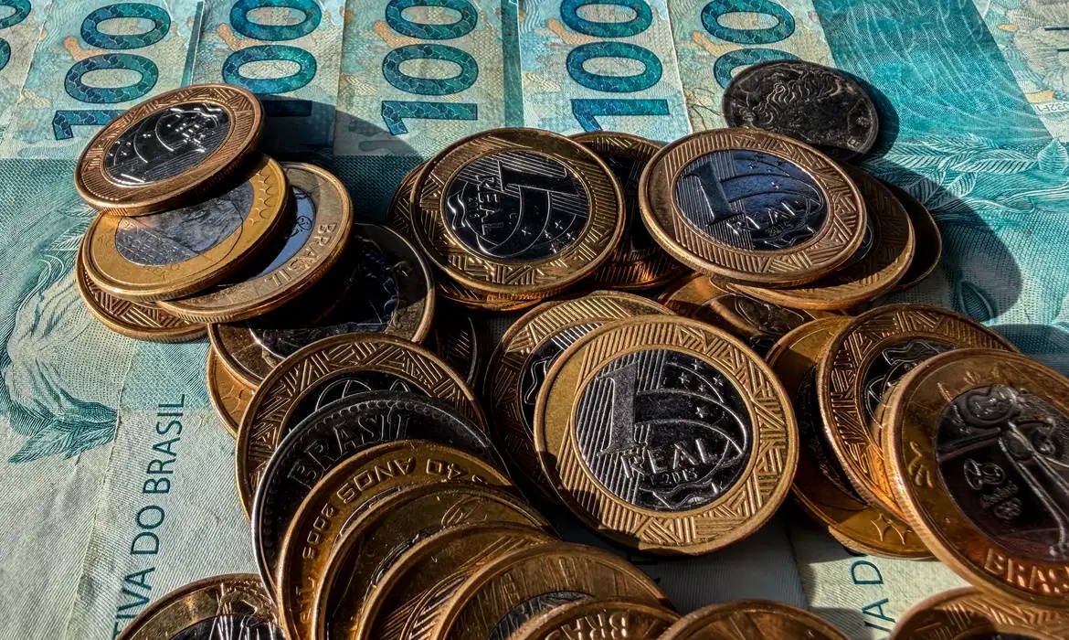 INPC avançou 0,14% em junho e acumula alta de 4,33% em 12 meses.
