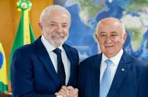 Lula rotulando os candidatos ao Senado no Piauí. São três veins (Foto: Reprodução)