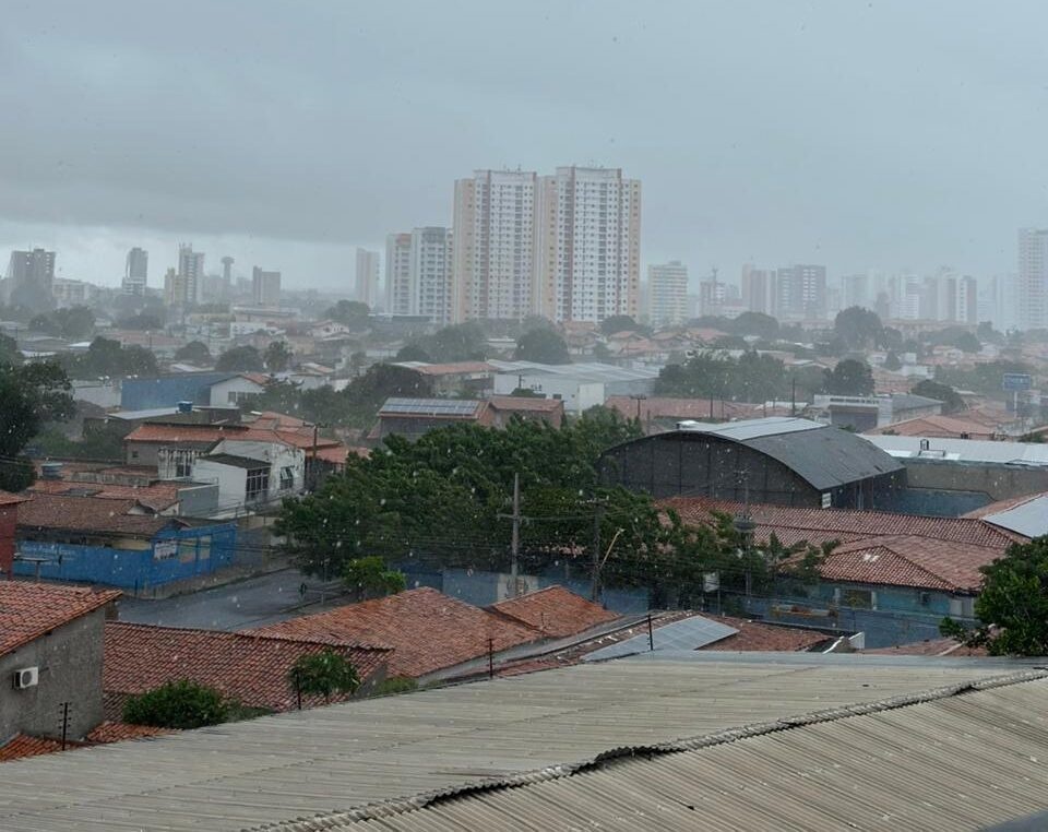 Massa de ar seco provoca manhãs mais frias e reduz a umidade no Piauí.