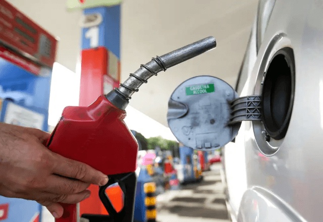 Medida provisória sobre subsídios aos combustíveis terá vigência ampliada por mais 60 dias.