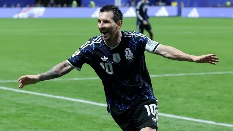 Messi comemorando gol sobre a Inglaterra na Copa do Mundo 2026