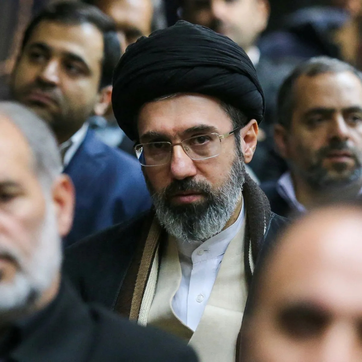 Mojtaba Khamenei fez a primeira declaração pública após o funeral do pai e prometeu retaliação.