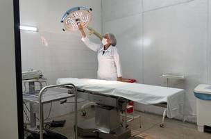 Nova sala amplia a oferta de pequenas cirurgias ambulatoriais no Hospital do Satélite. (Foto: FMS)