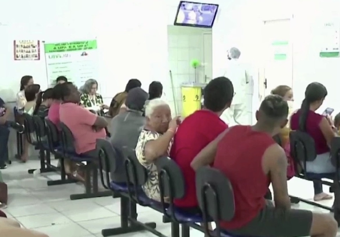 Pacientes esperam atendimento em Upa de Teresina