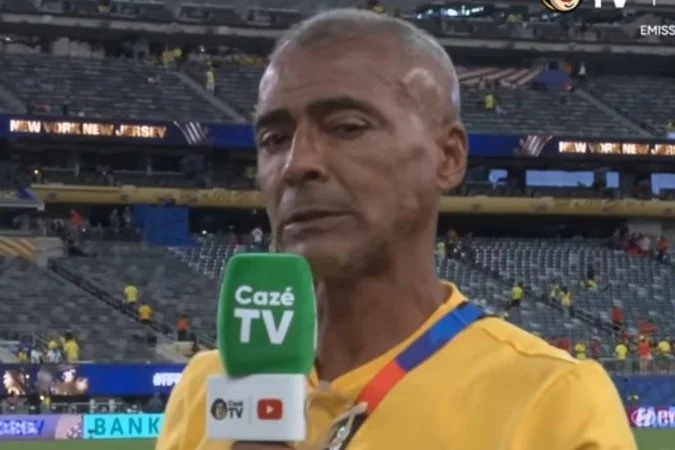 Romário anunciou que abrirá mão do salário enquanto acompanha a Copa do Mundo nos Estados Unidos.