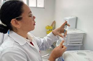 Vacinação de gestantes contribuiu para reduzir casos graves do VSR em Teresina. (Foto: FMS)