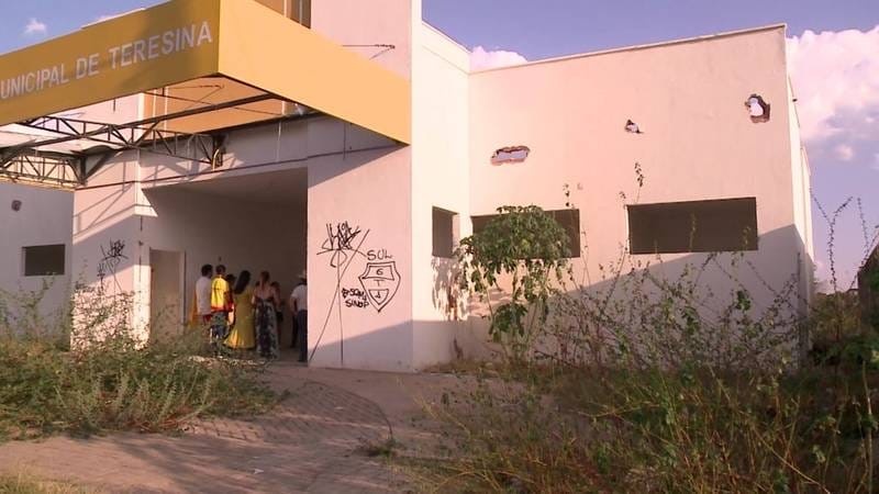 Vergonhosa a situação do hospital veterinário