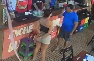 Agressão foi registada por câmeras de segurança do restaurante (Foto: Reprodução)