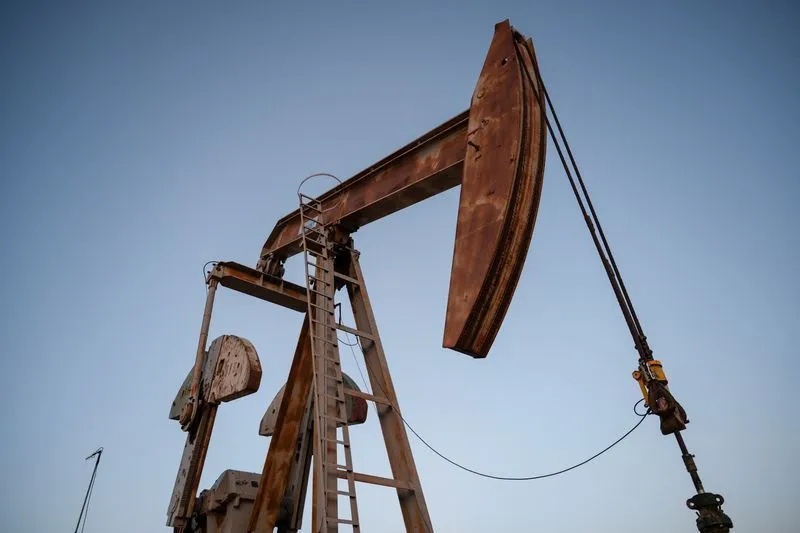 Petróleo avança em meio à escalada das tensões entre EUA e Irã no Oriente Médio.