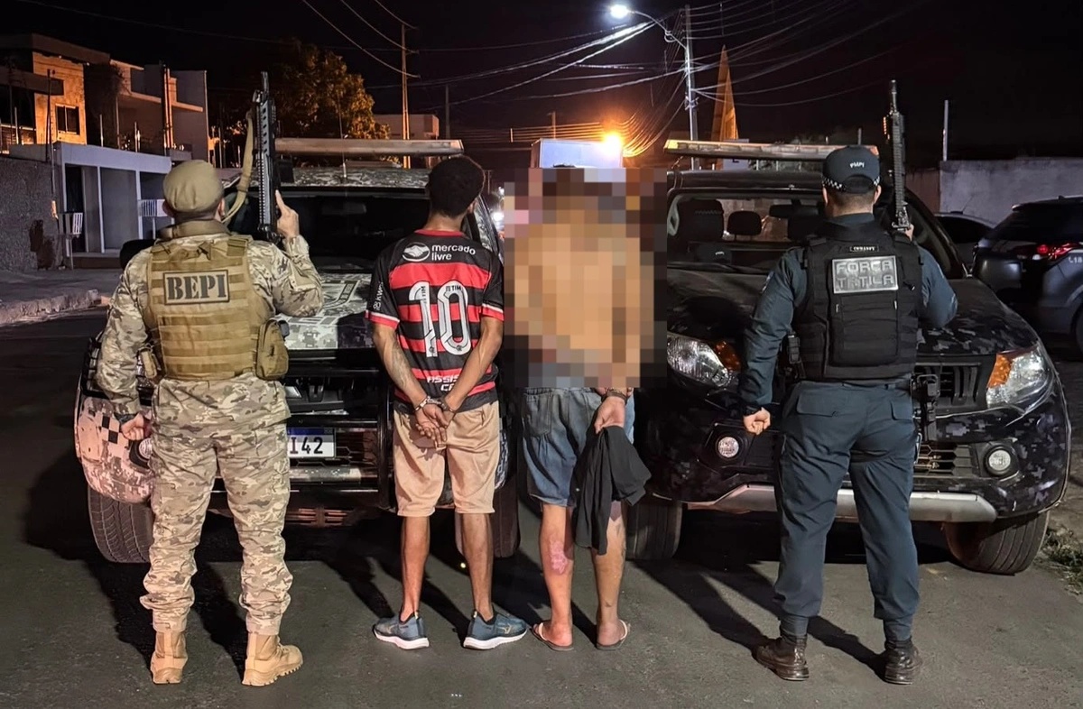 Suspeitos foram presos na noite de sábado (1)