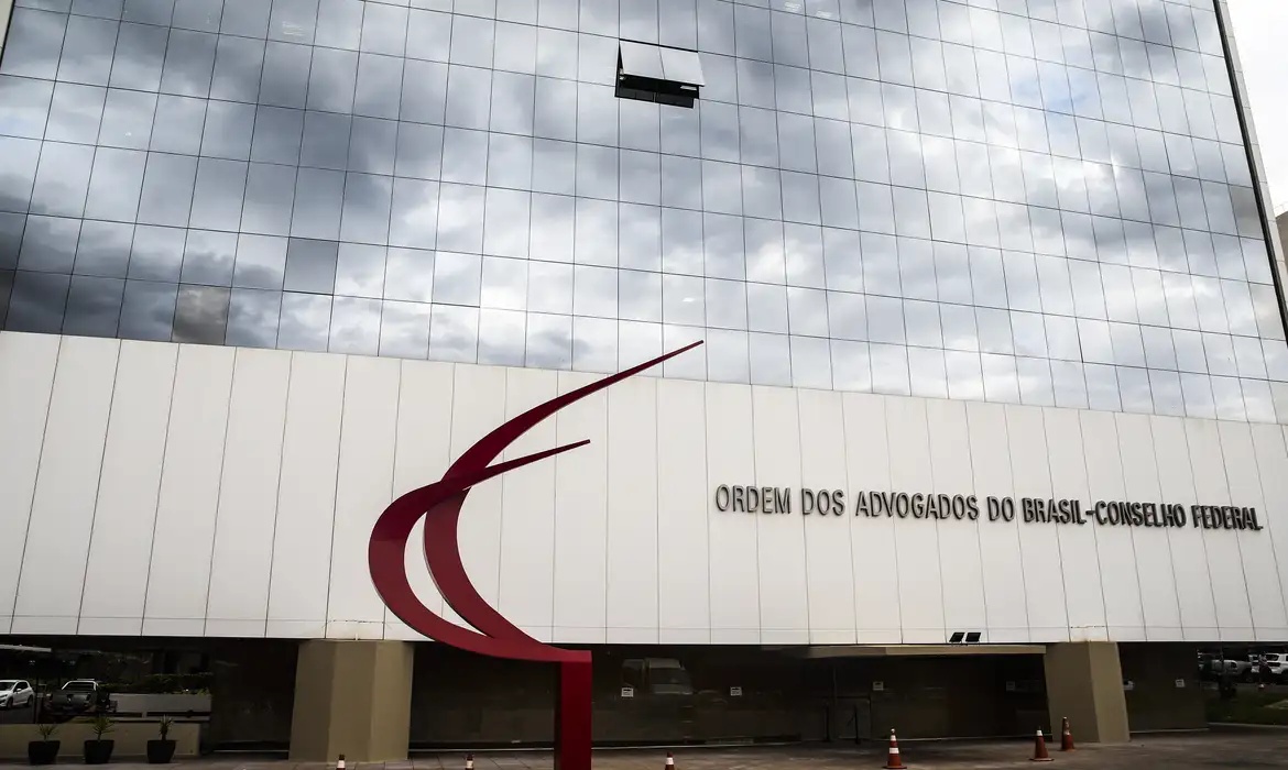 Amplia diretoria da OAB