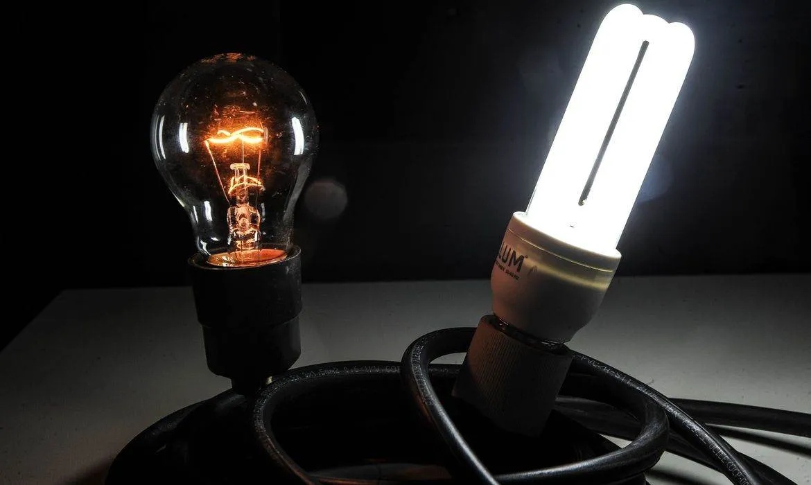 Aneel projeta alta média de 9,4% nas tarifas de energia em 2026.
