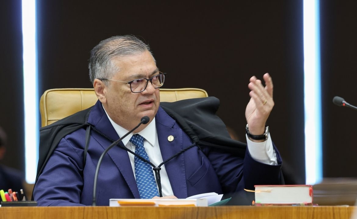 Flávio Dino determinou o restabelecimento de publicações removidas por ordem do TSE.