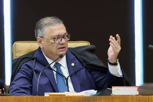Flávio Dino determinou o restabelecimento de publicações removidas por ordem do TSE.
