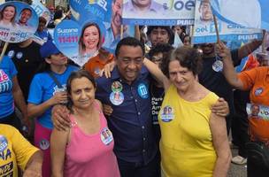 Joel Rodrigues promete reforçar prevenção e combate às queimadas durante caminhada em Teresina (Foto: Jonas Carvalho/TV Clube)