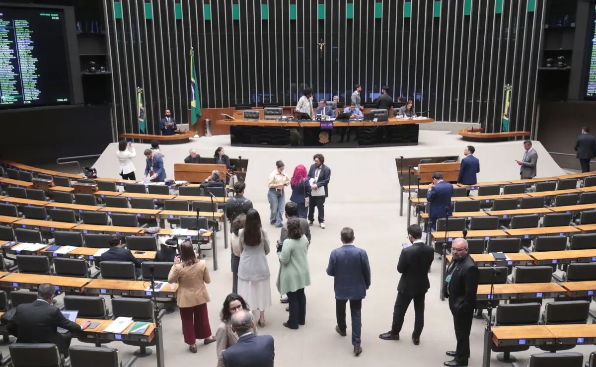 Mulheres ocupam 88 das 513 cadeiras da Câmara dos Deputados.