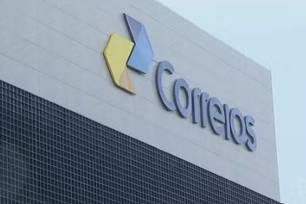 Greve dos Correios continua após TST suspender julgamento