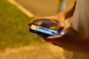 Tempo gasto com celular preocupa adolescentes e pais, mostra pesquisa (Foto: -)