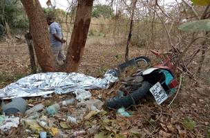 Motociclista morre ao bater em árvore no interior do Piauí (Foto: -)