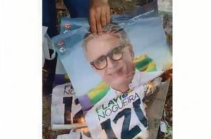 Candidato tem cartaz queimado porque não cumpriu os acertos (Foto: -)