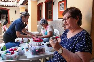 Curso de artesanato com temas natalinos traz boas perspectivas de comercialização (Foto: -)