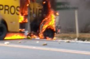 Bandidos explodem mais um carro-forte no interior do Piauí (Foto: -)