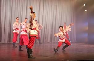 Bailarinos do Bolshoi passam férias em Teresina e visitam escolas onde estudaram (Foto: -)