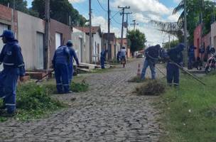 Mais de dez bairros da zona Leste recebem serviços de limpeza nesta terça-feira (Foto: -)