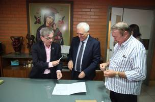 Com salários de até R$ 4 mil, edital do concurso da Alepi será lançado nesta segunda (Foto: -)