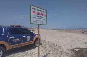 Semar sinaliza praia de Atalaia devido a novas manchas de óleo (Foto: -)