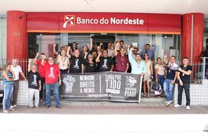 Bancários protestam contra Medida Provisória e retardam abertura de agências (Foto: -)