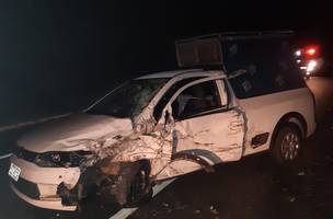 Acidente entre carro e ônibus deixa três pessoas feridas em Piripiri (Foto: -)