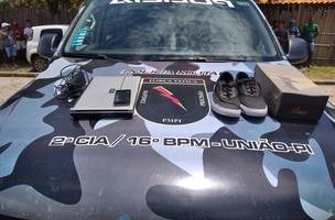 Suspeito de vários assaltos é preso escondido em residência (Foto: -)