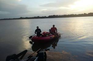 Bombeiros resgatam corpo de idoso que se afogou na Lagoa do Bebedouro (Foto: -)