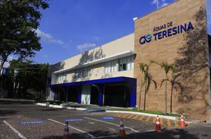 Reparo em adutora é concluído, mas trecho fica interditado até domingo (Foto: -)