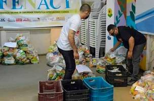 Programa Teresina Solidária faz entrega de 580 cestas arrecadadas em live (Foto: -)