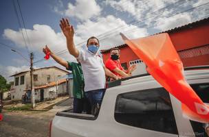 Lideranças e apoiadores participam de carreata de Fábio Novo na zona Norte de Teresina (Foto: -)