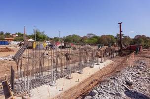 Prefeitura inicia a fixação de estacas no leito do rio para construção da Ponte da UFPI (Foto: -)