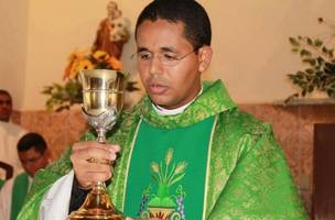 Diocese afasta em definitivo padre suspeito de engravidar mulher em Campo Maior (Foto: -)