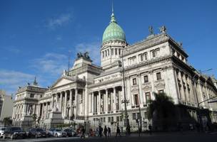 Deputados argentinos aprovam projeto para legalização do aborto (Foto: -)