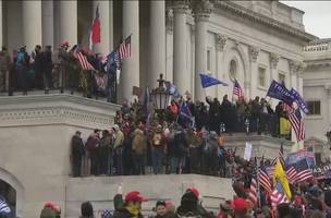 Manifestantes pró-Trump invadem Congresso dos EUA; há relatos de tiros (Foto: -)